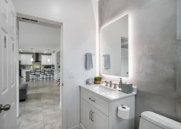 Westgate Retreat, Family & Pet-friendly 4br Glendale