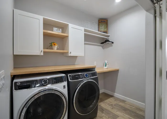 Westgate Retreat, Family & Pet-friendly 4br * Glendale