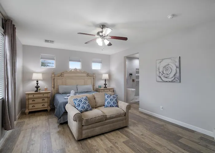 Westgate Retreat, Family & Pet-friendly 4br Holiday home