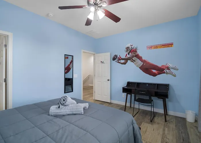 Westgate Retreat, Family & Pet-friendly 4br Glendale