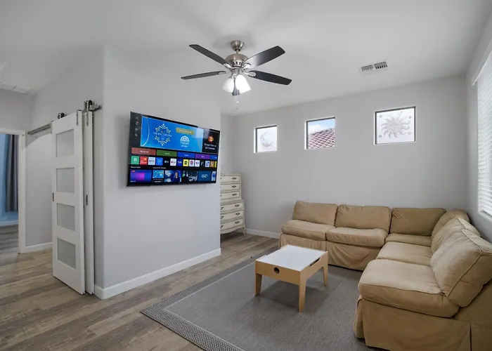 Westgate Retreat, Family & Pet-friendly 4br * Glendale
