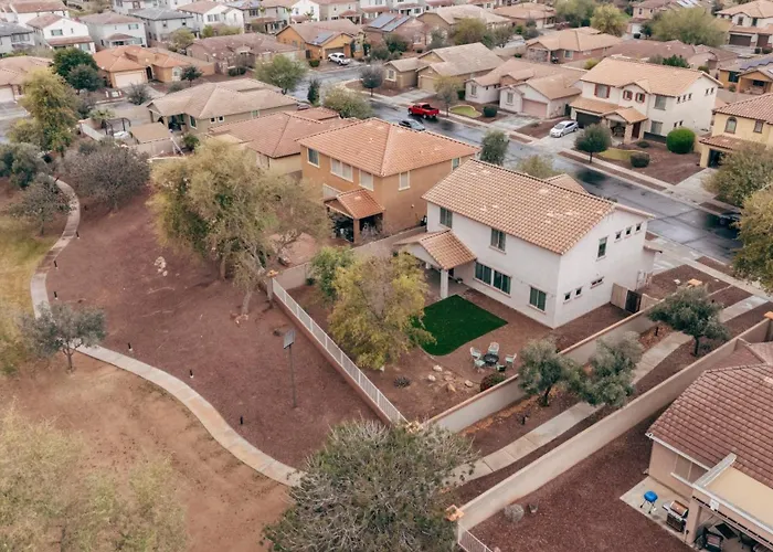 Westgate Retreat, Family & Pet-friendly 4br Glendale